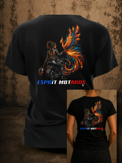 Illustration pour t-shirt femme Esprit Motards représentant une motarde sur sa moto face à un grand phénix orange, or et bleu aux ailes déployées.